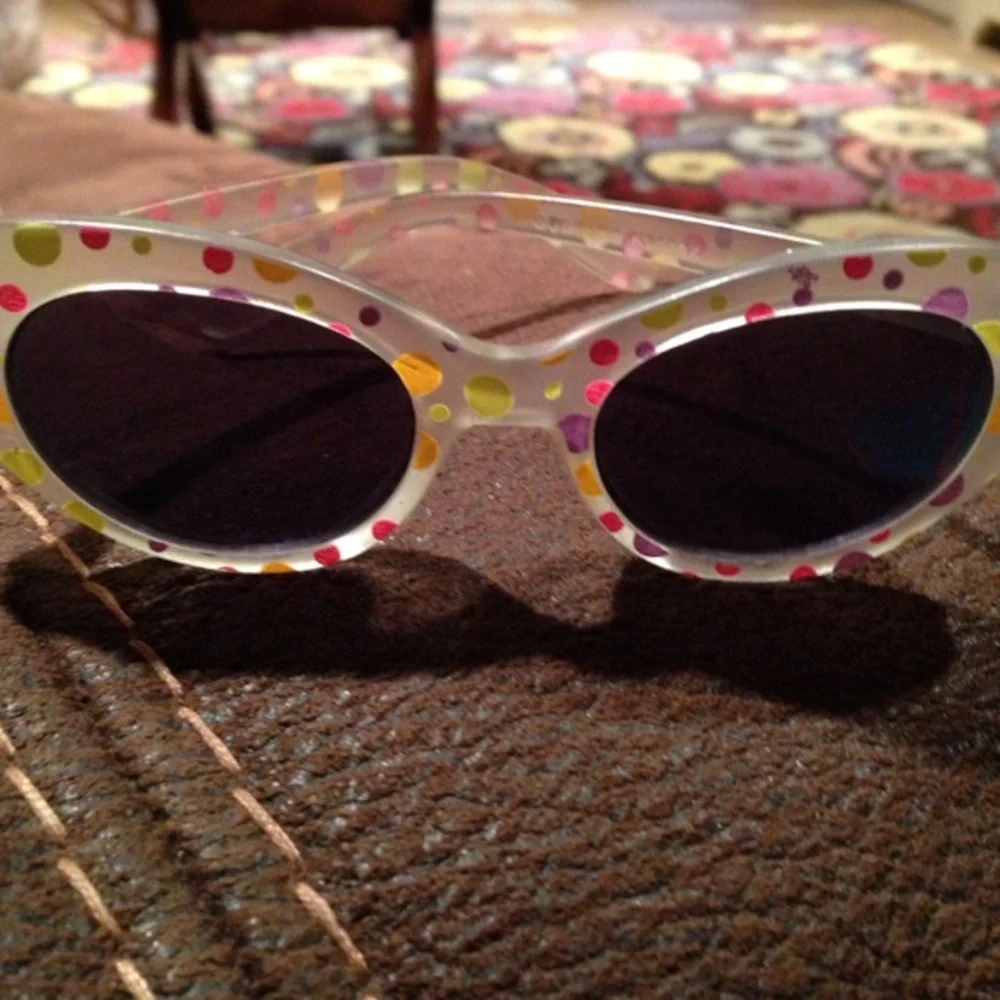Girl's polka dot sunglasses
